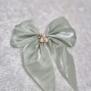 Mint-Green Dream Pearl Bow – Soft Beauty, Timeless Shine - Image 1
