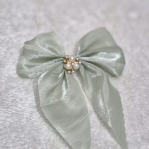 Mint-Green Dream Pearl Bow – Soft Beauty, Timeless Shine - Image 1